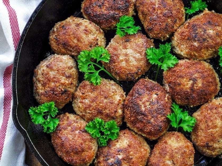 Pârjoale moldovenești din carne de porc